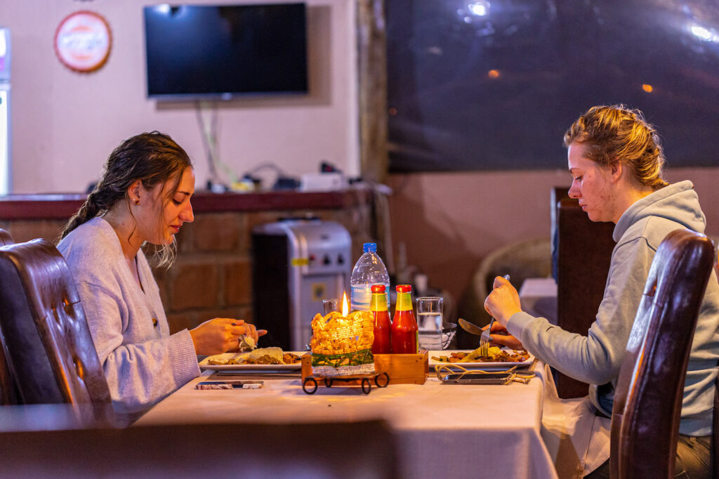 how to choose the best safari camp in Tanzania